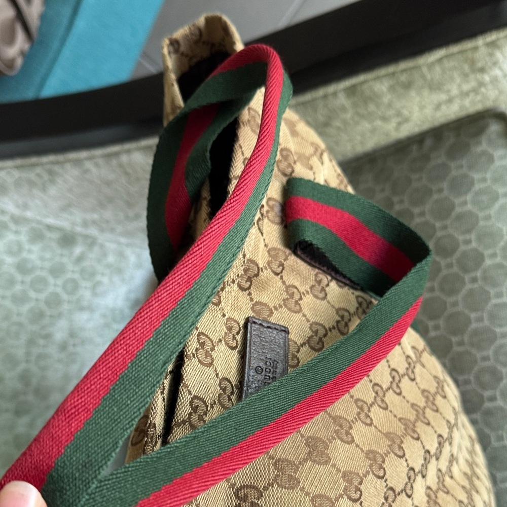 Gucci Sherry GG Monogram Tote with Red and Green Straps - Picture 8 of 16